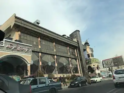 استخر قصر نشاط