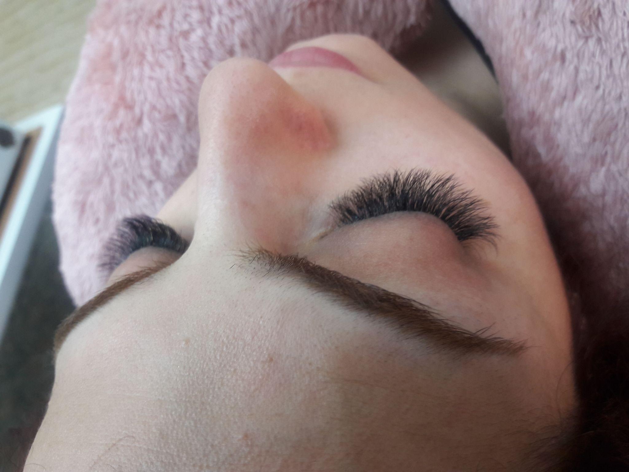 اکستنشن کار مژه روسی