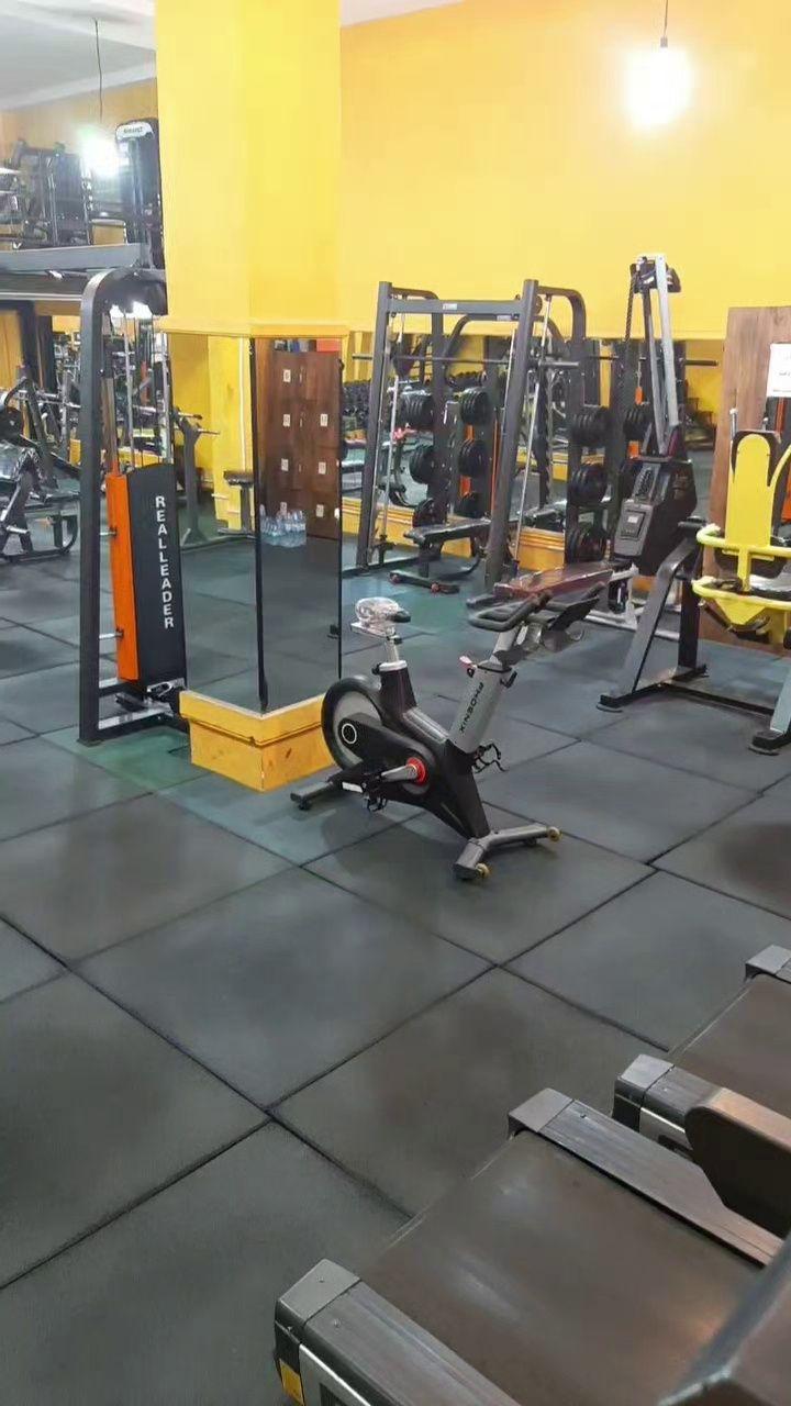 باشگاه بدنسازی ساندو