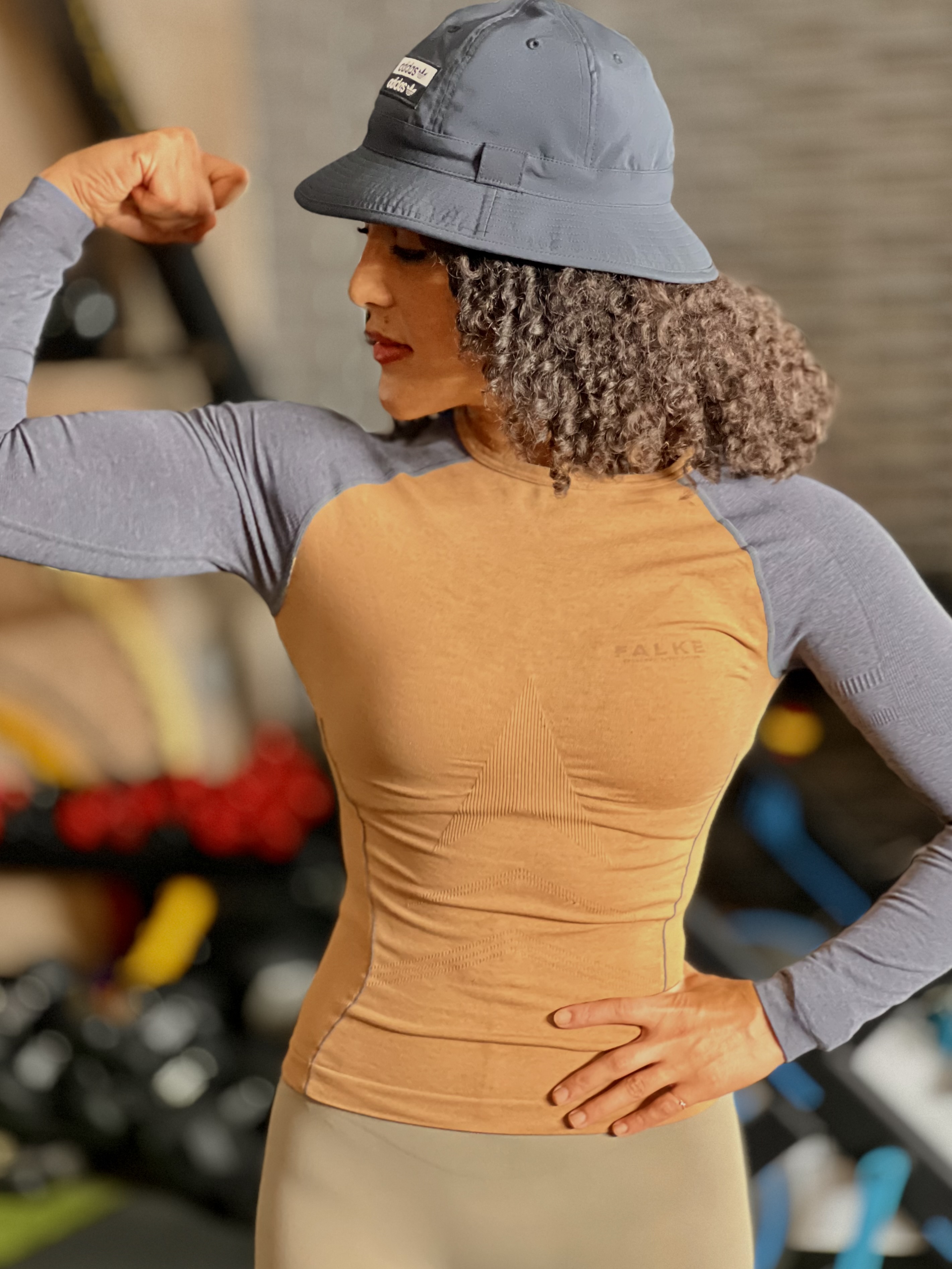 باشگاه ونوس ویژه بانوان اندیشه