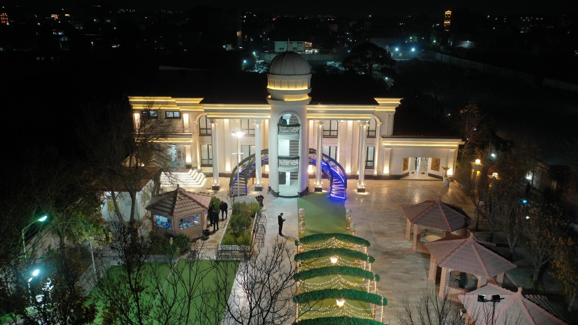 باغ تالار بزرگ آدینه