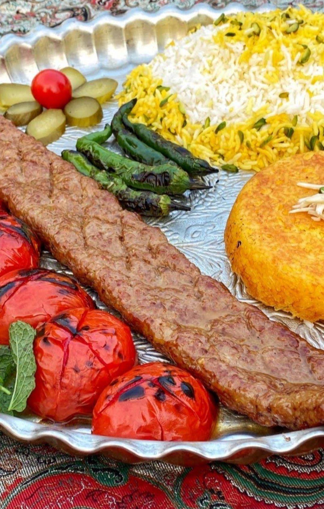 باغ رستوران شاندیز داریوش