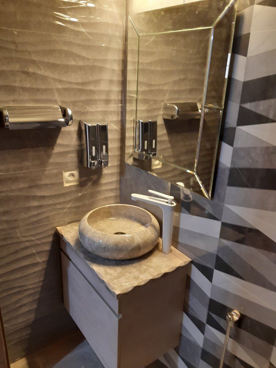 تاسیسات ساختمان اکبری