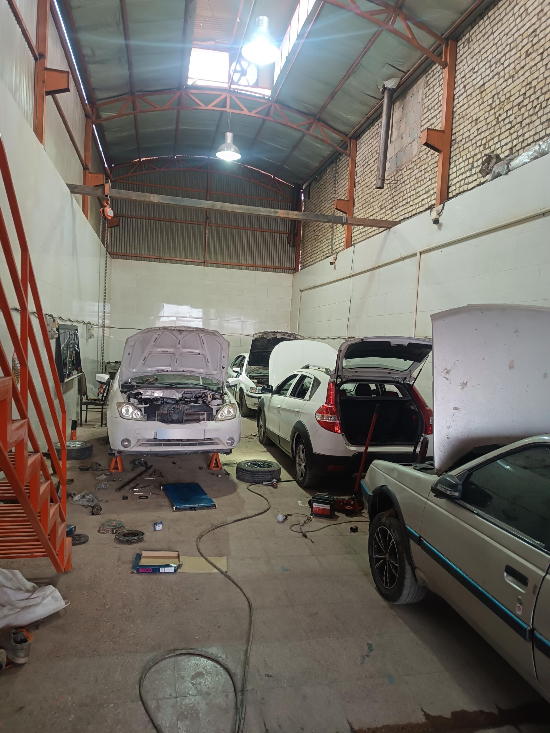 تعمیرگاه اتومبیل جعفریان