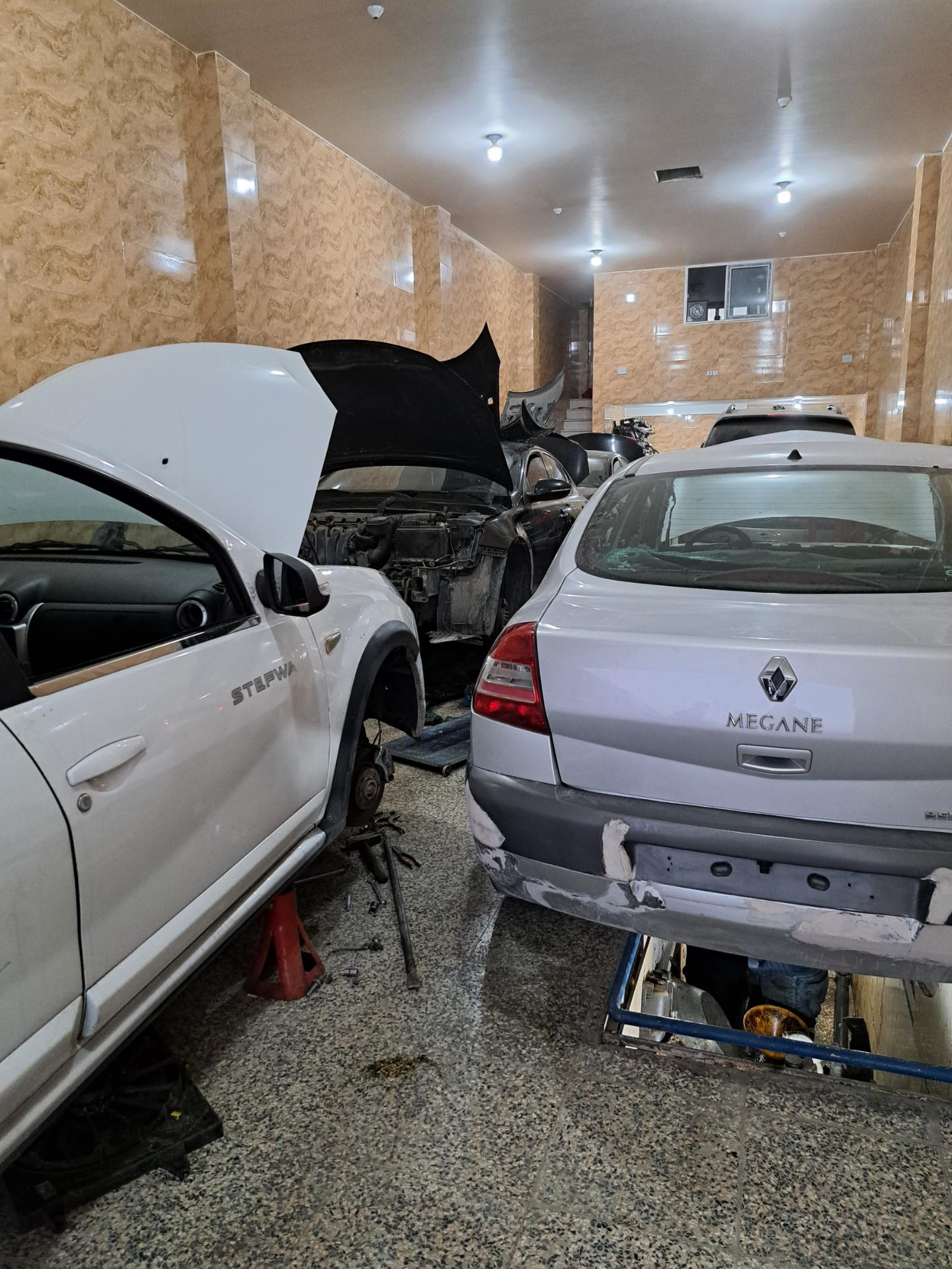 تعمیرگاه جهان خودرو