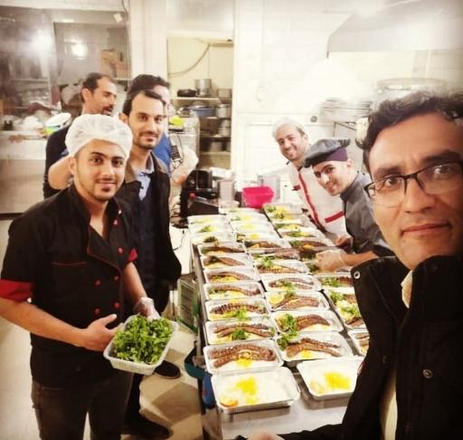 تهیه غذای گیلاس