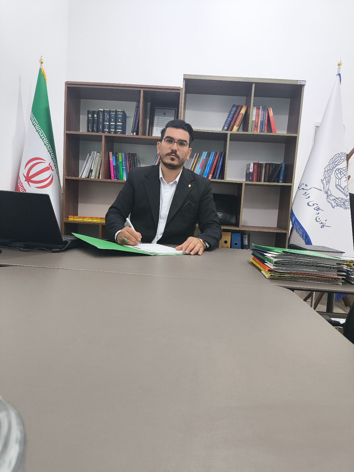 حسین علیزاده وکیل پایه یک دادگستری