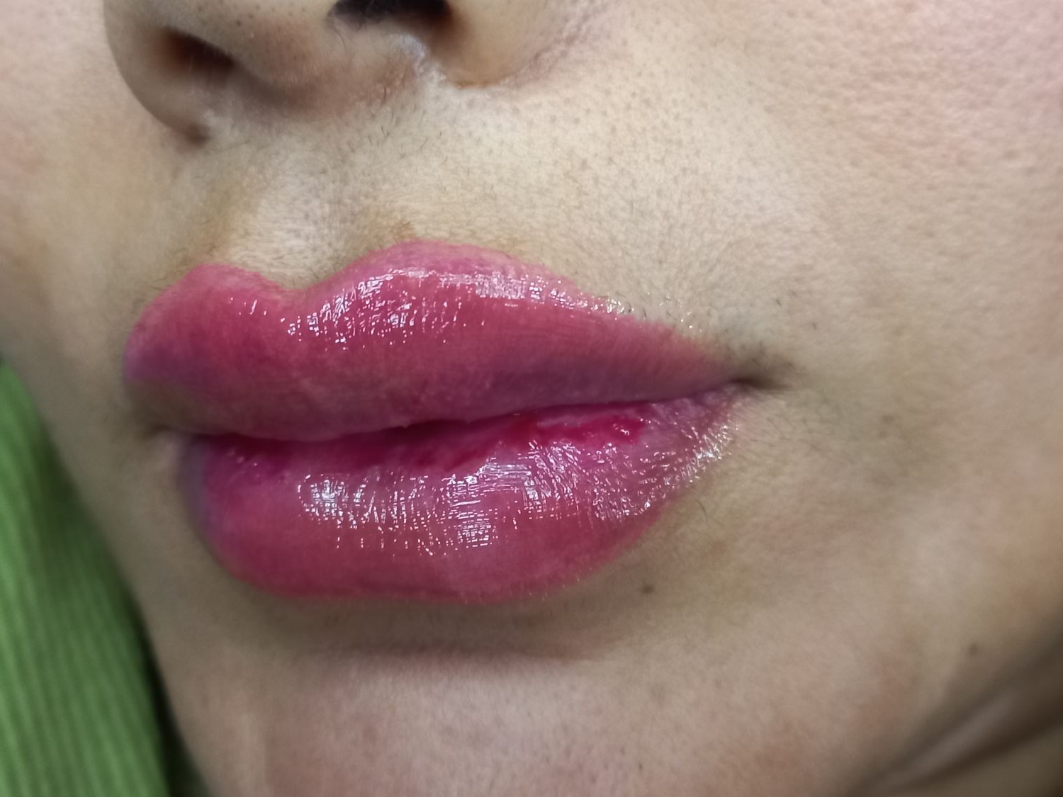 خدمات تخصصی آرایش دائم صورت سعیده