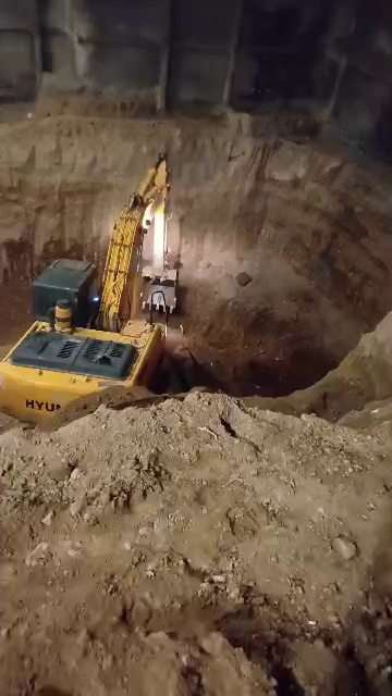 خدمات خاکبرداری و خاکریزی بهنام