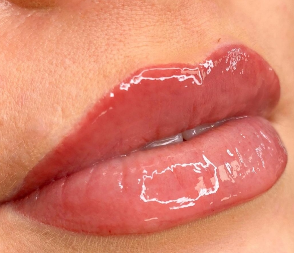 خدمات میکروبلیدینگ افسانه