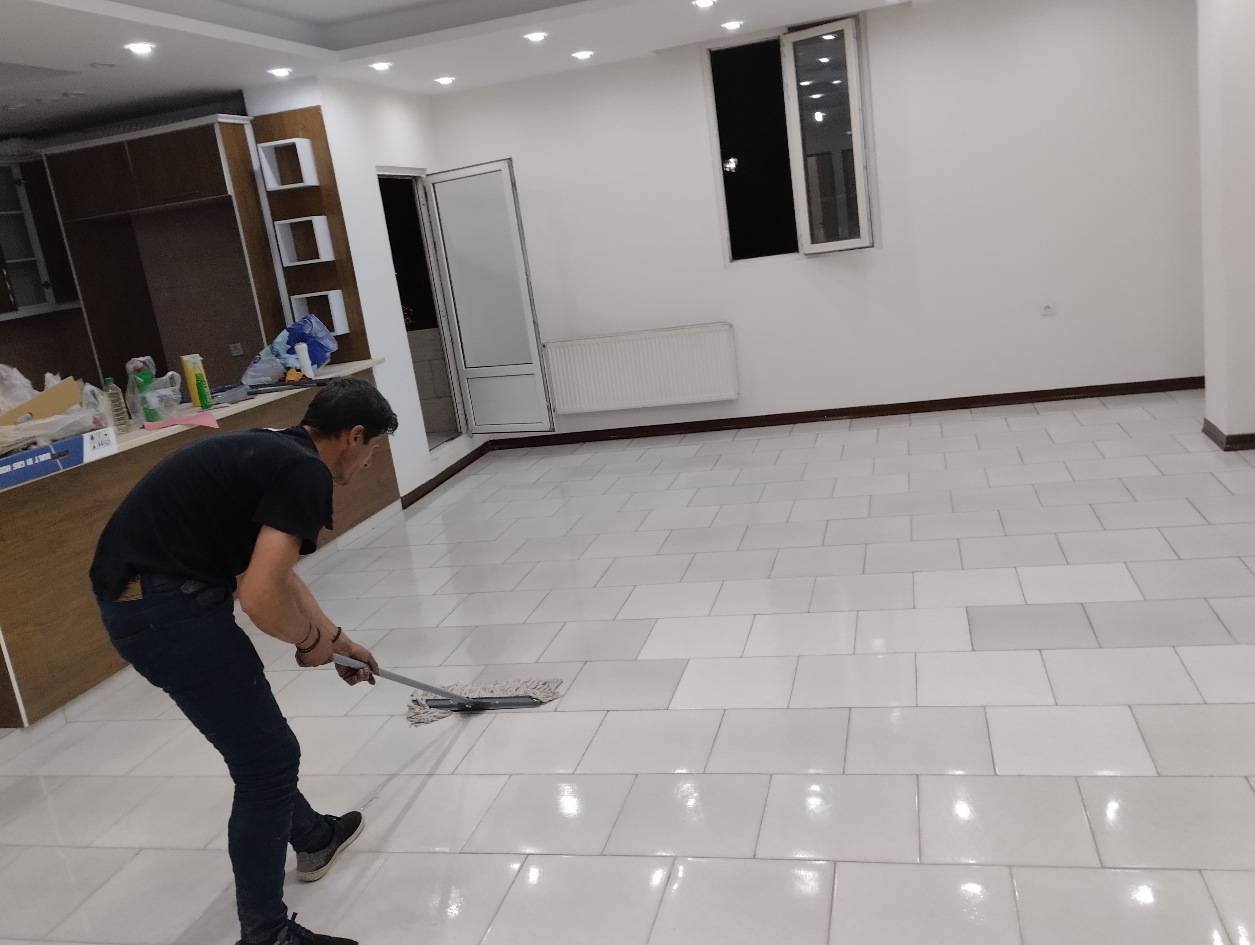خدمات و نظافت البرزی