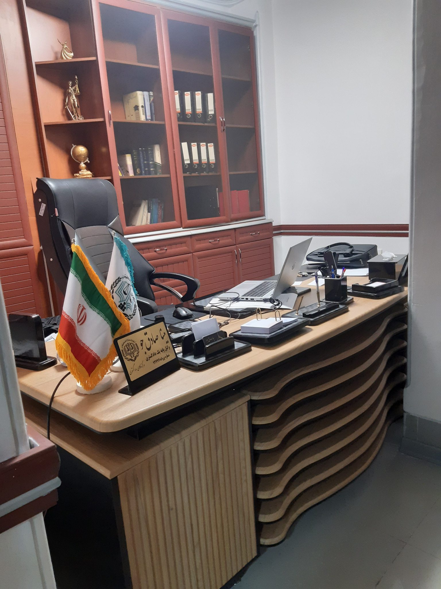 دفتر وکالت مینا صادق جو
