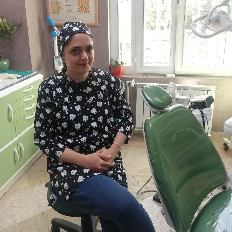دکتر یاشیل دندانپزشک
