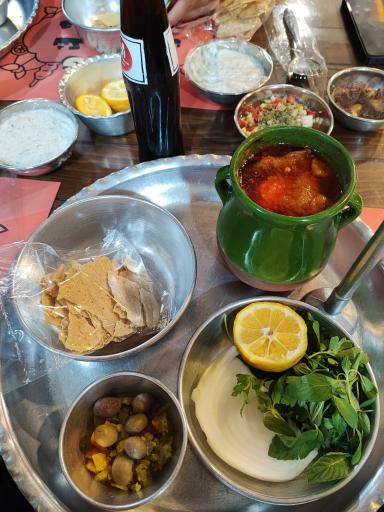 دیزی سرا و کباب ازمیری هوشنگ گرگ