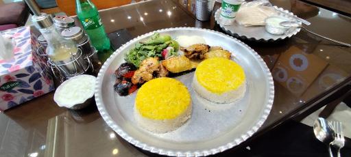 رستوران ارشد داداش