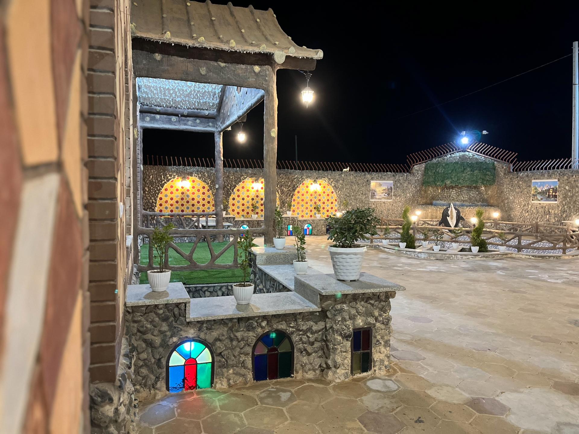 رستوران باغ شاندیز