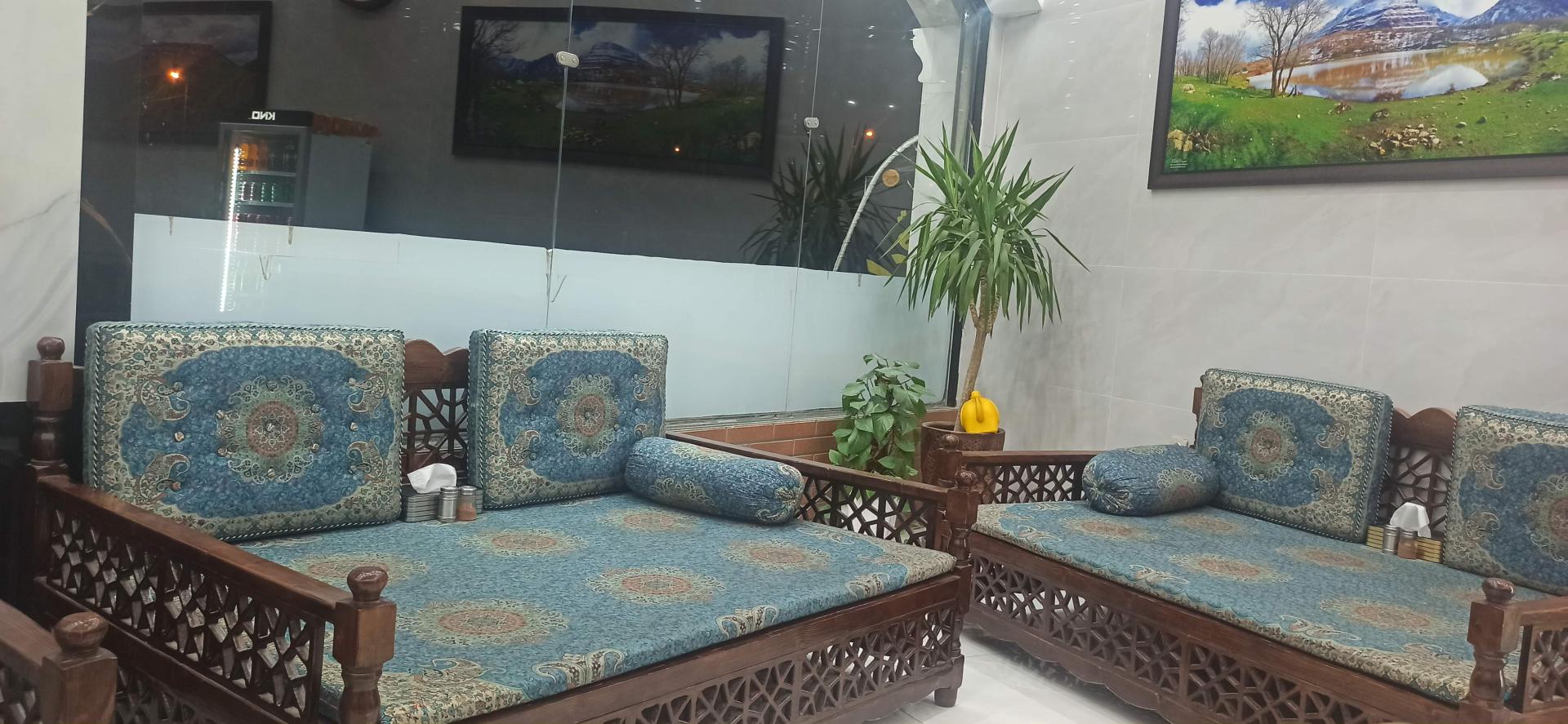 رستوران برگ سبز