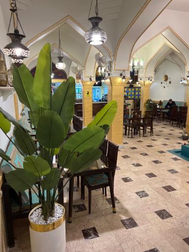 رستوران سنتی باغ فردوس