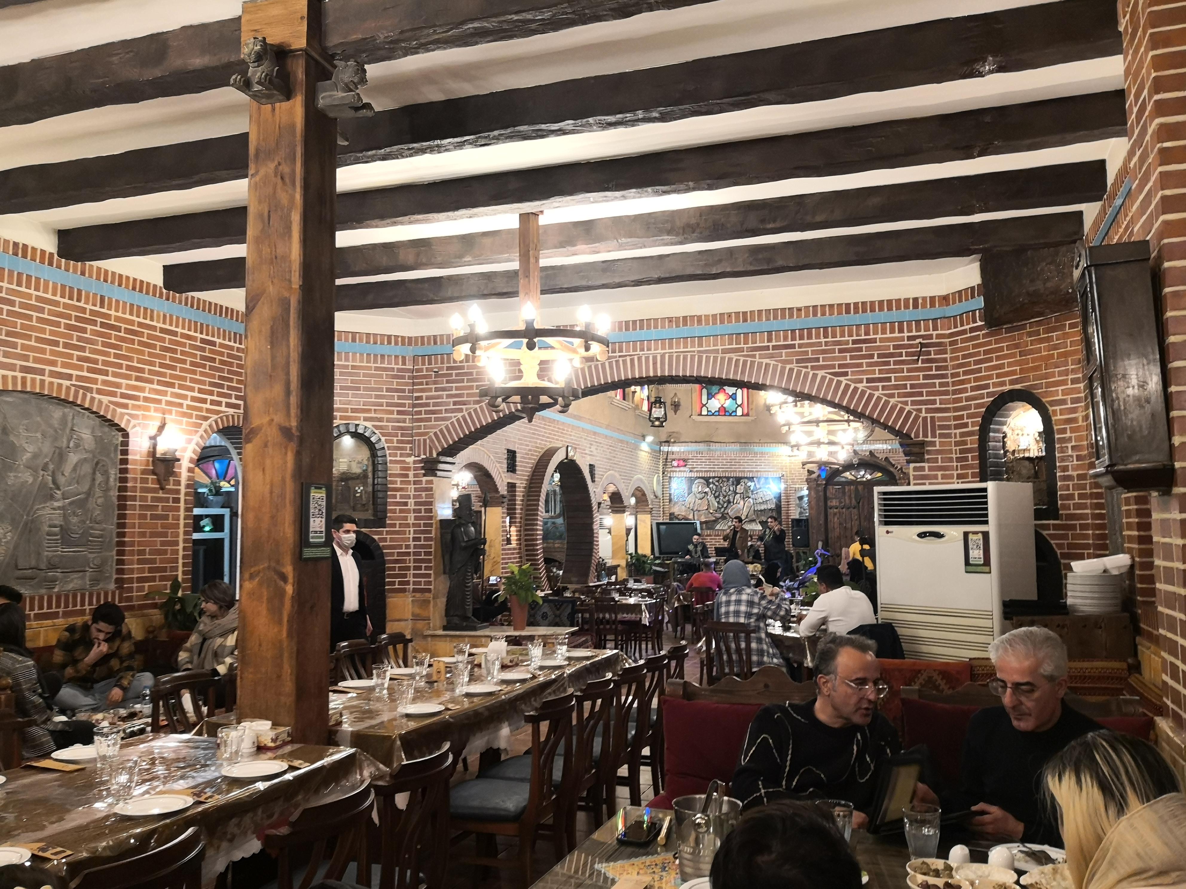 رستوران سنتی مهتاب