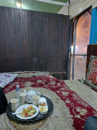رستوران سنتی می رشت