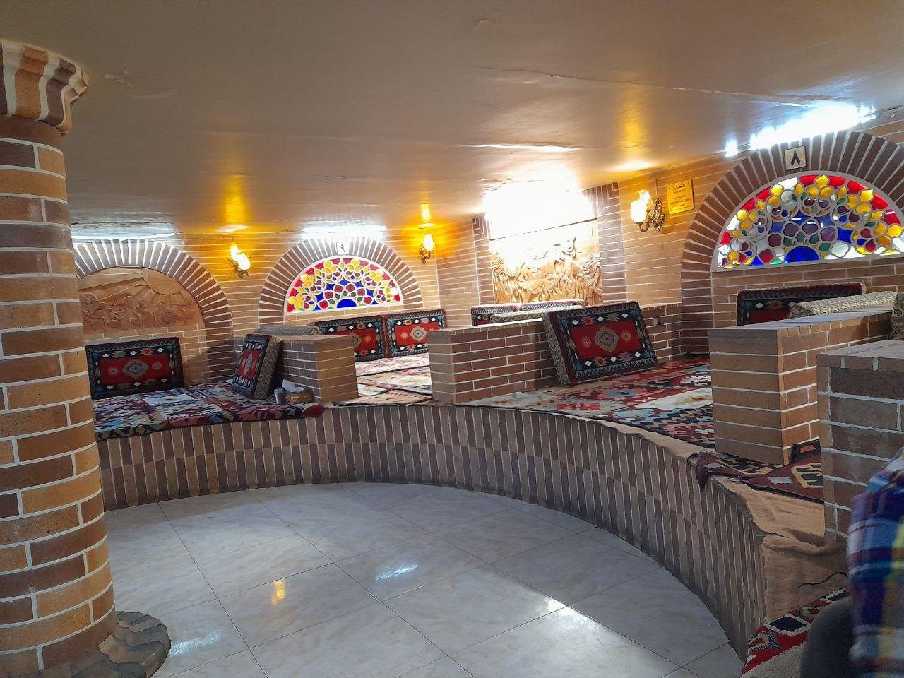 رستوران سنتی هزاردستان