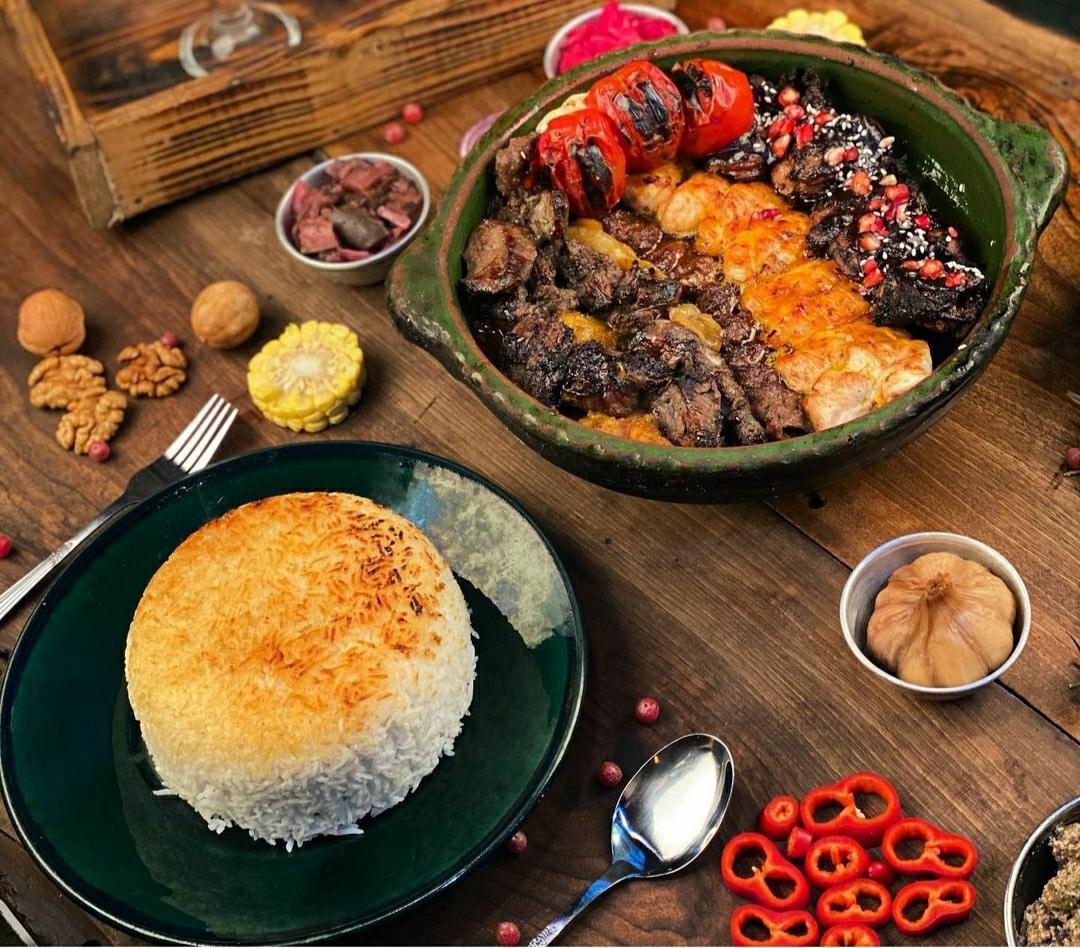 رستوران سیه چومه