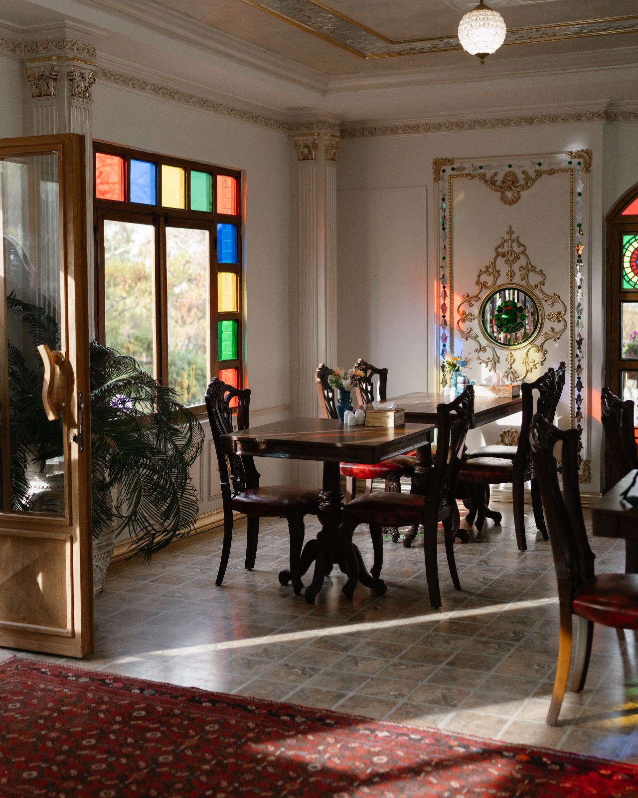 رستوران عمارت والا