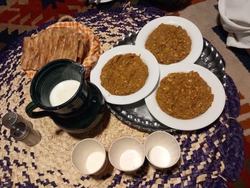 رستوران محلی میرزا