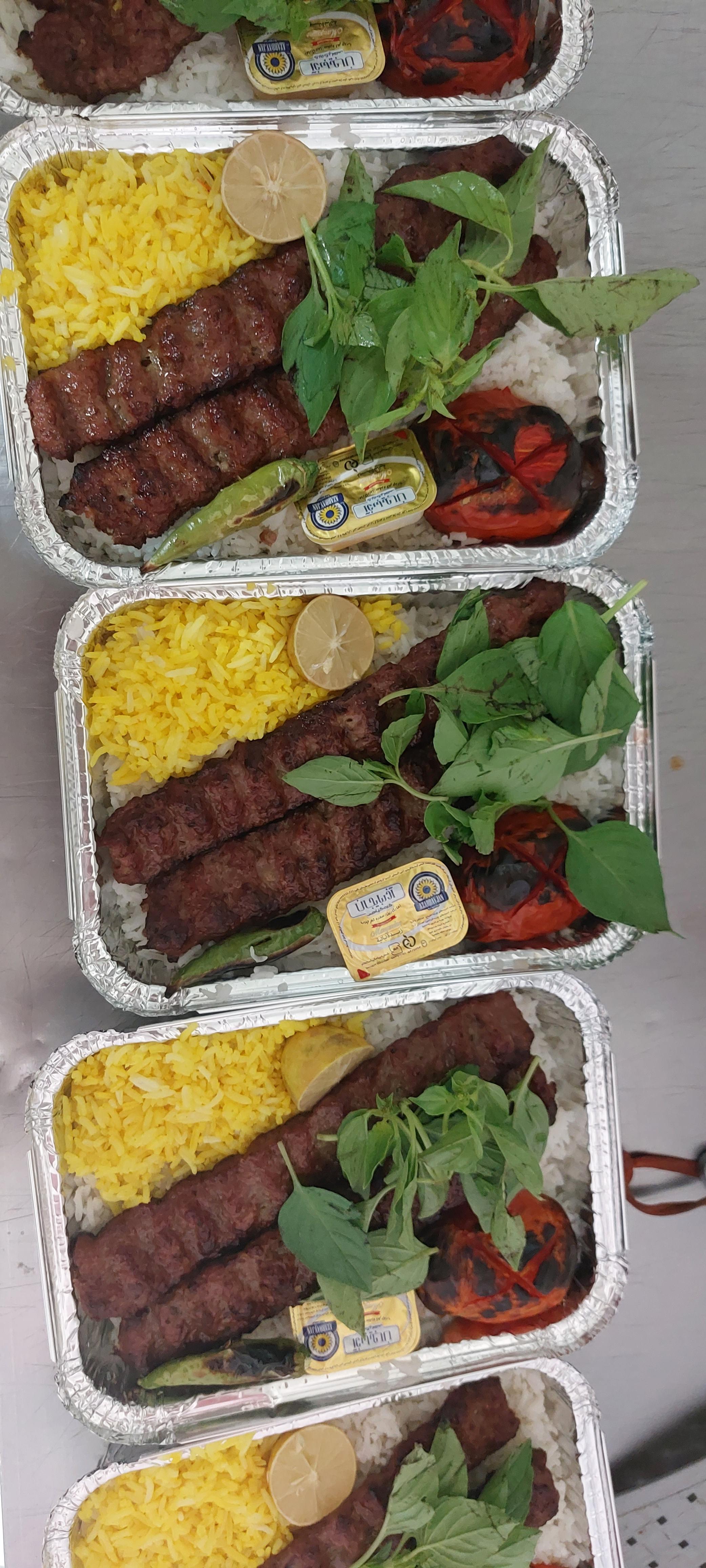 رستوران و تهیه غذای رزاقی