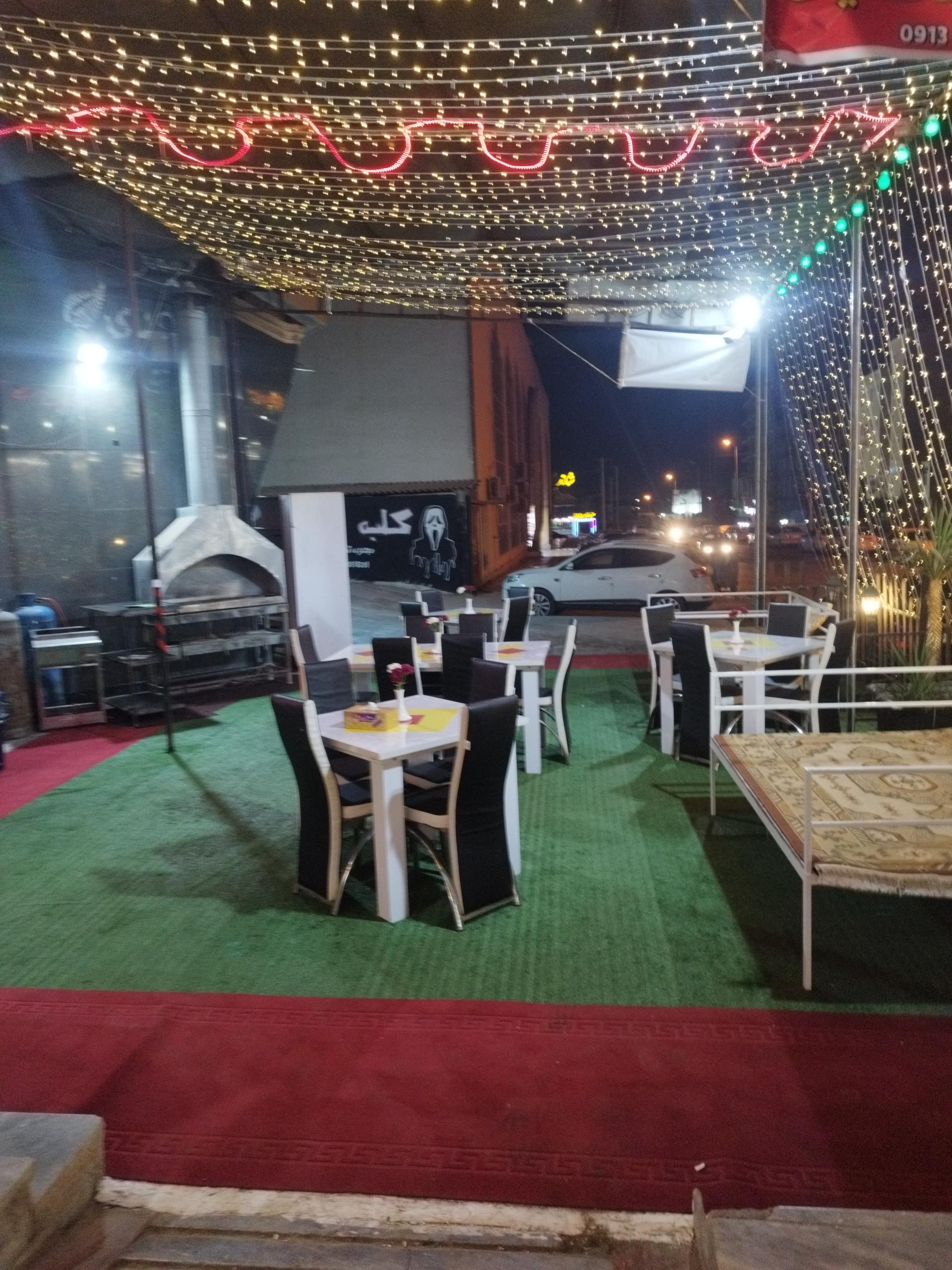رستوران و سفره خانه سنتی مهر و ماه