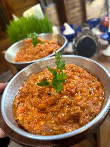 رستوران و کافه شب خاطره ها