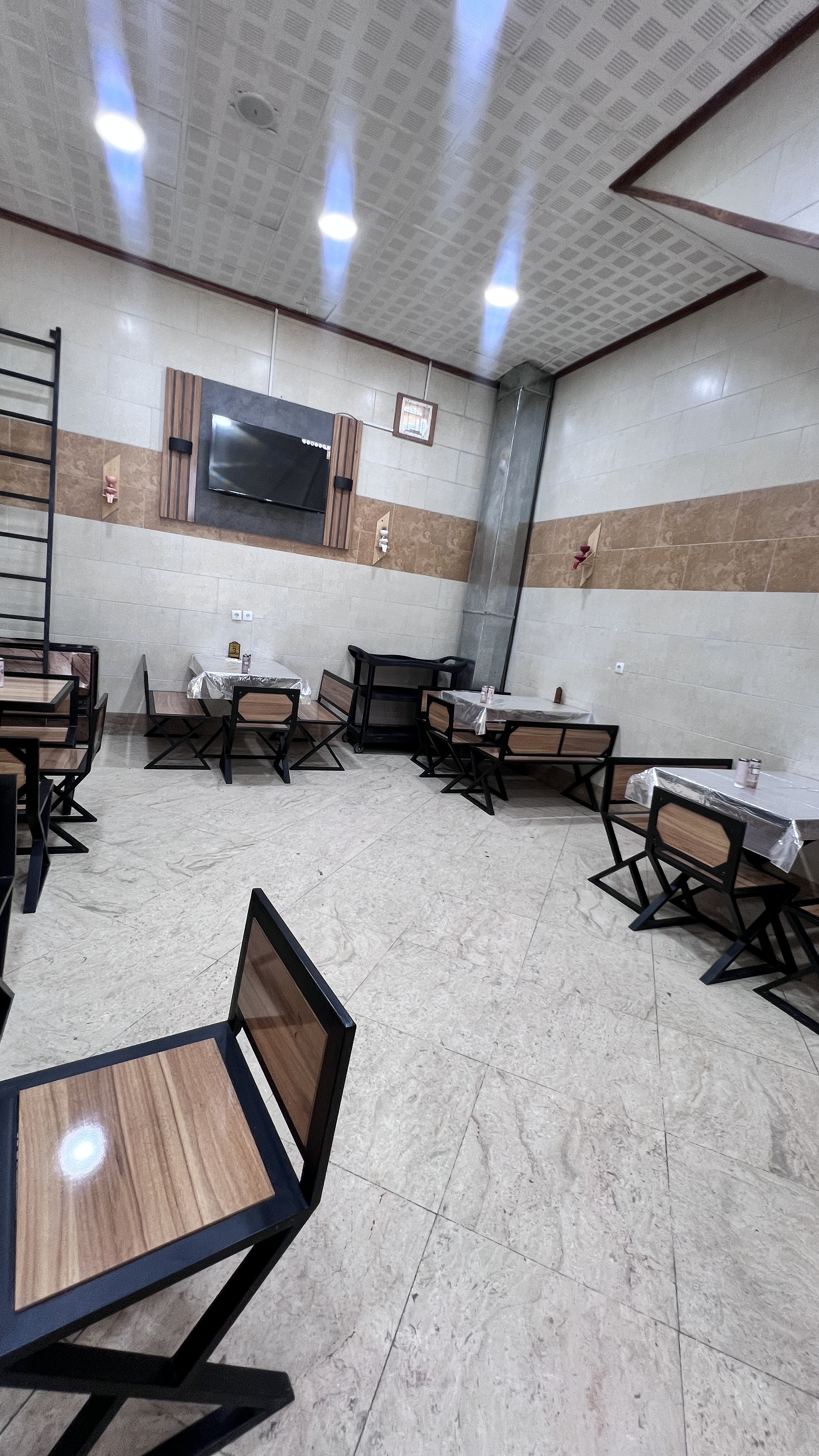 رستوران و کیترینگ شریف