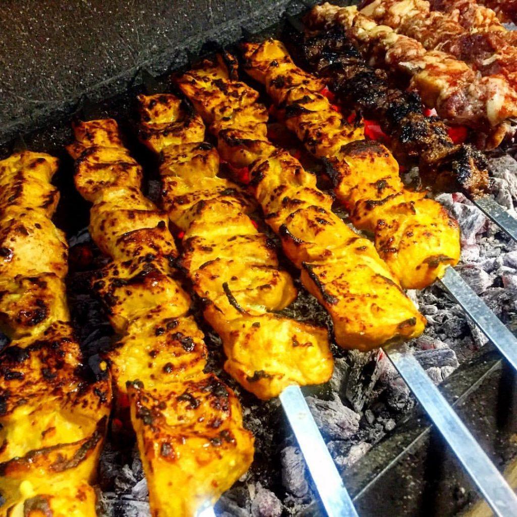 رستوران گل سرخ (اکبر جوجه)
