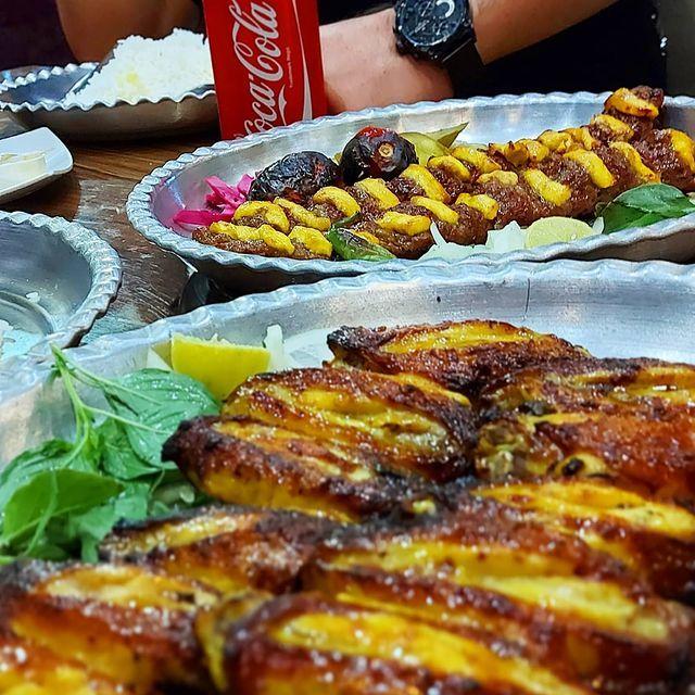 رستوران گلسرخ