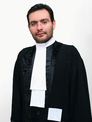 رضا احمدزاده وکیل پایه یک دادگستری