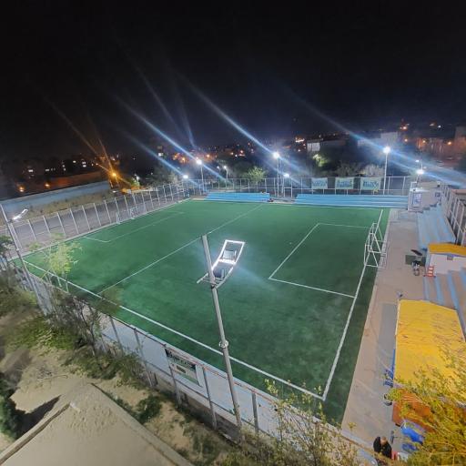 زمین فوتبال چمن مصنوعی