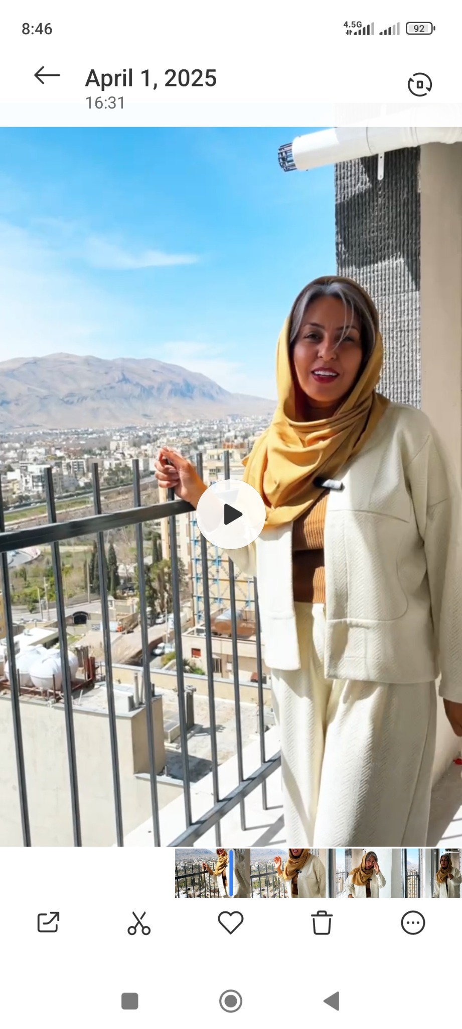 سارا کاشی ساز مشاور املاک