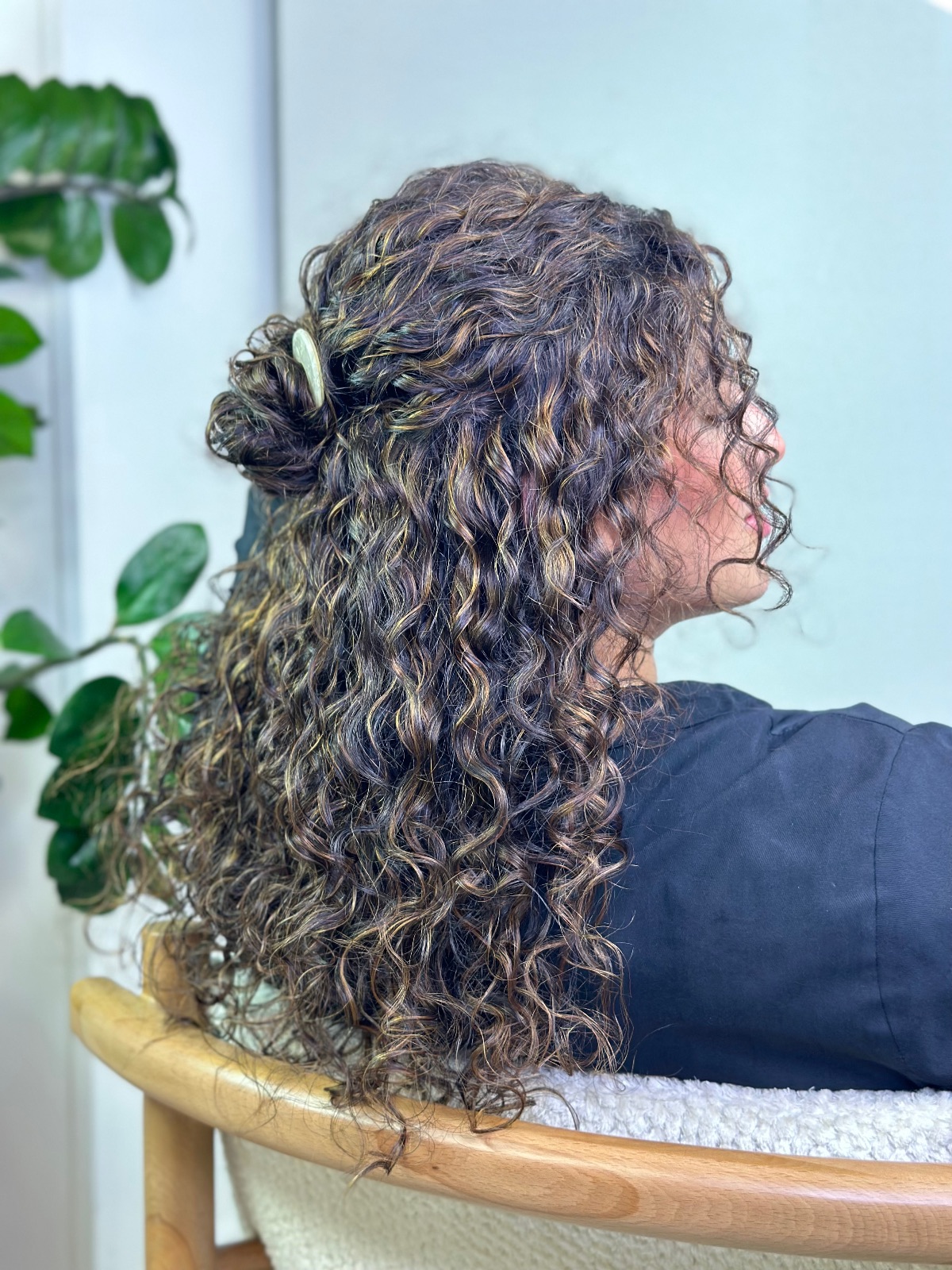 سالن زیبایی مژده عبداللهی ( سابرینا )