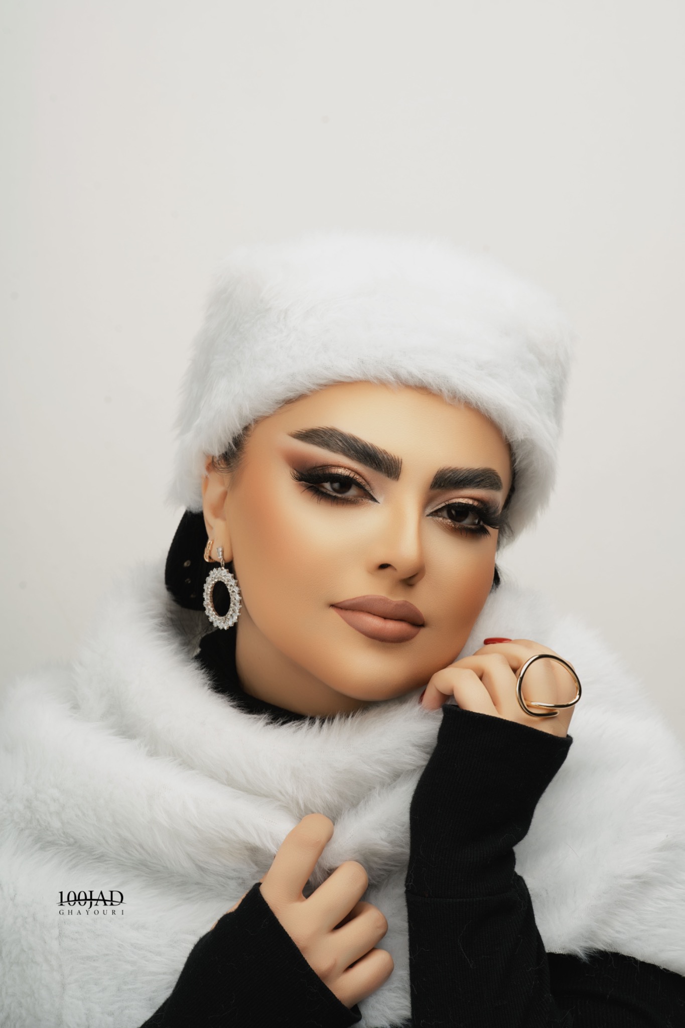 سالن زیبایی وی آی پی طاووس طلایی