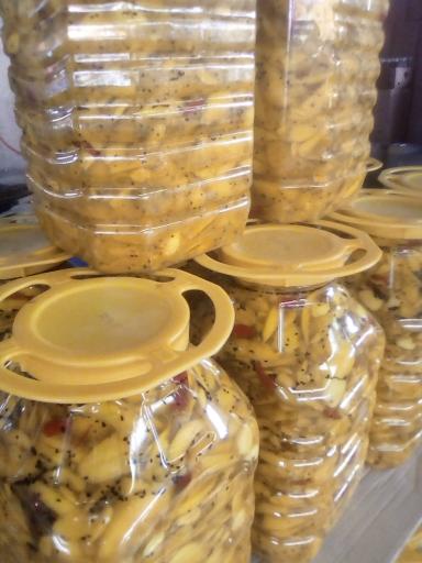 سبزیجات و آبمیوه خانگی خاله زری (سبزی خردکنی)