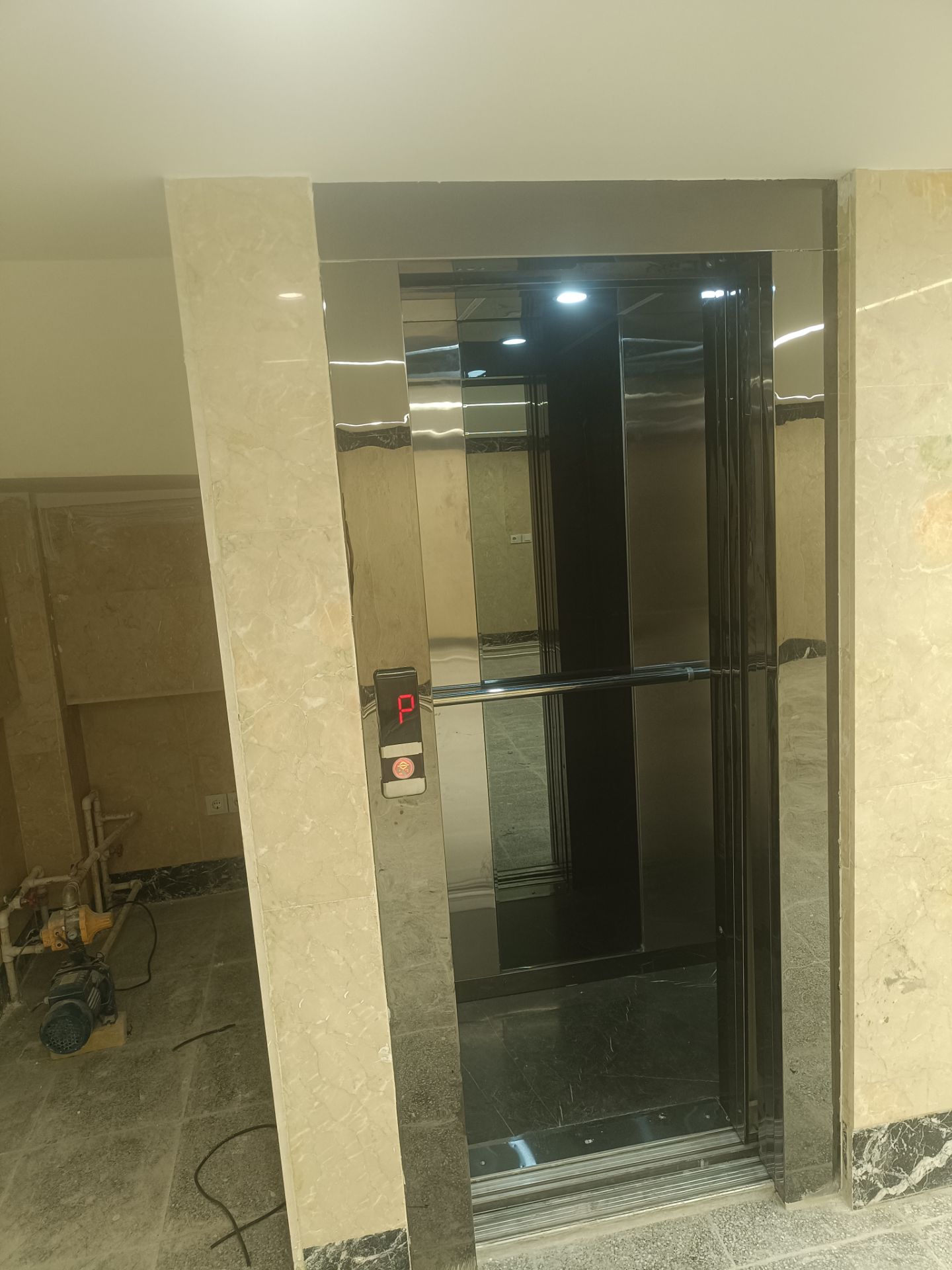 شرکت آسانسور دقیق آسان رو افق