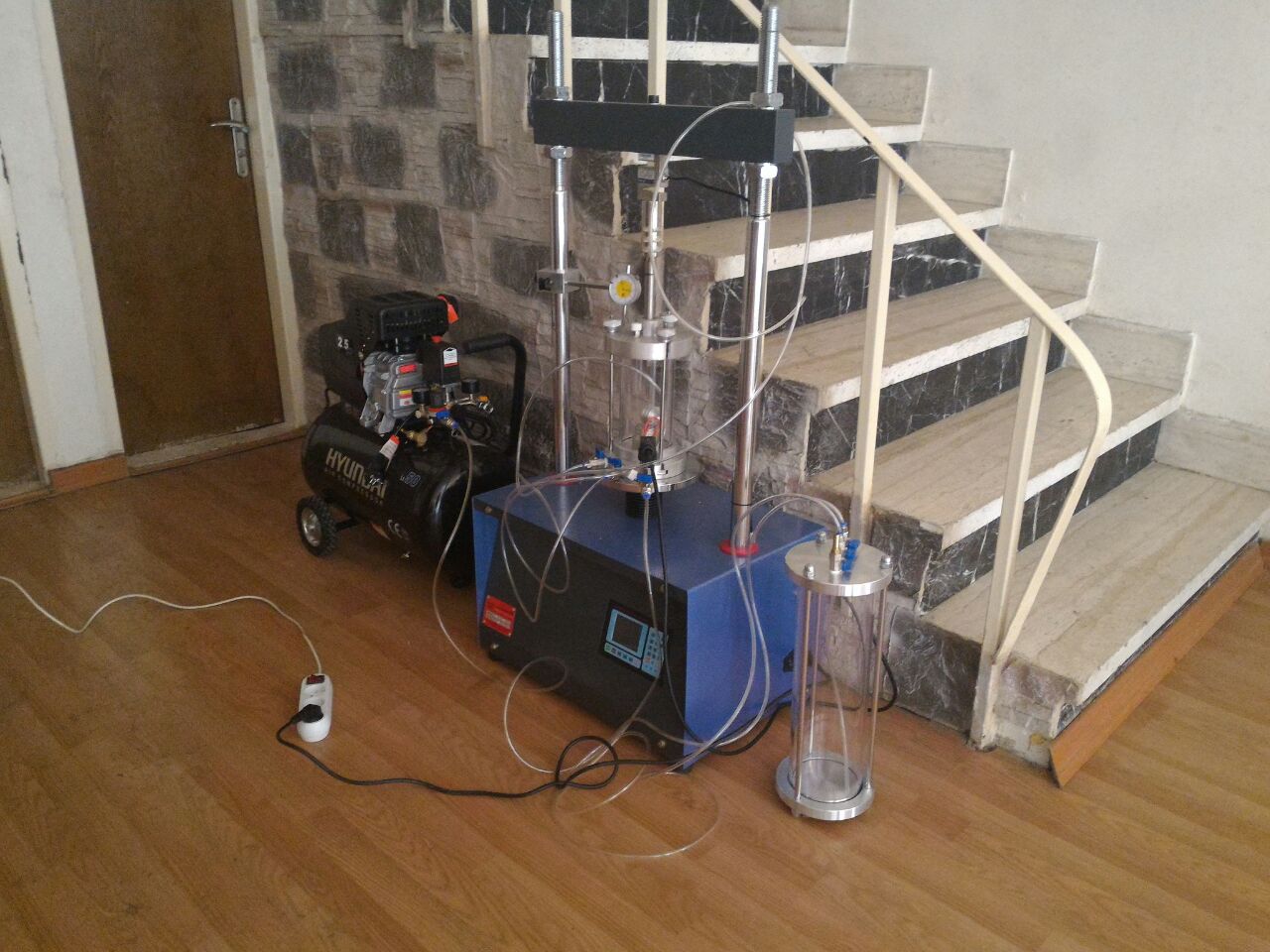 شرکت خدمات فنی آزمایشگاهی طرح خاک و سنگ