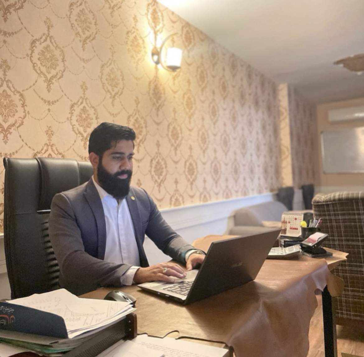صفحه شخصی وکیل : محمد عجبی
