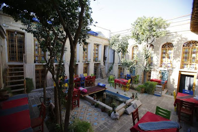 عمارت هفت رنگ