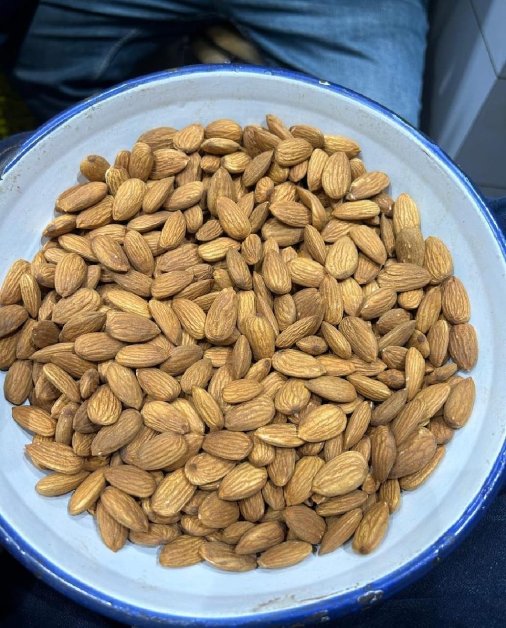 عمده فروشی بادام وعسل سعید
