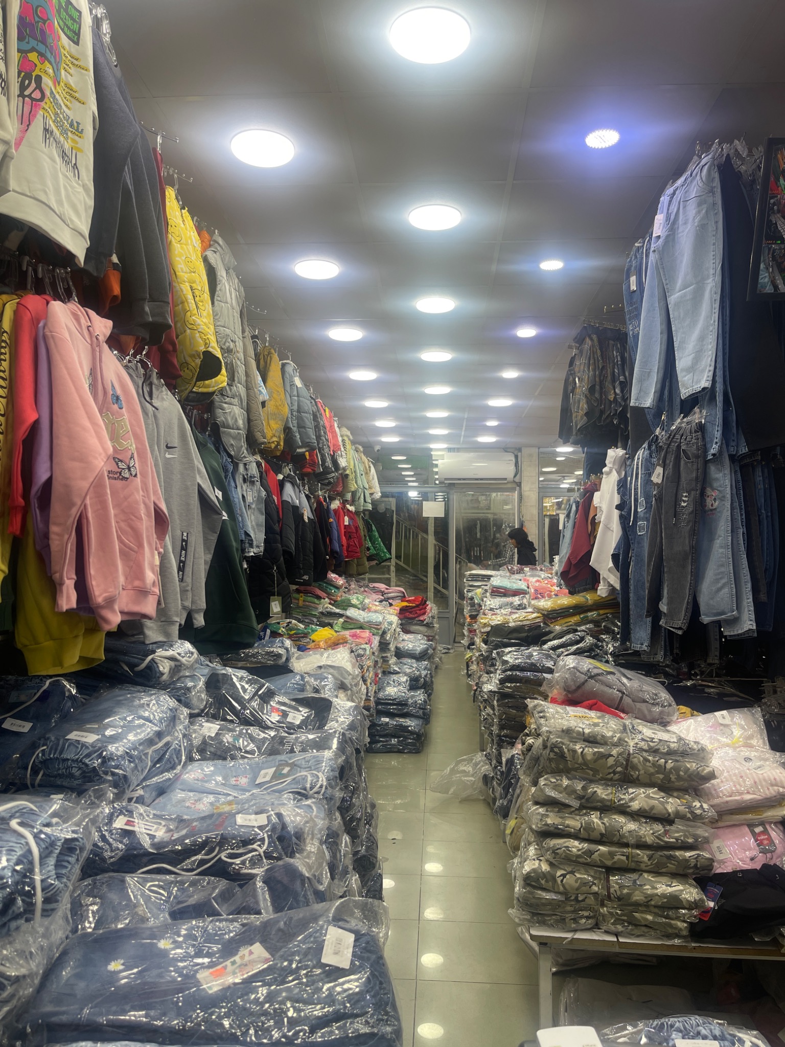 عمده فروشی پوشاک بچه گانه سبحانی