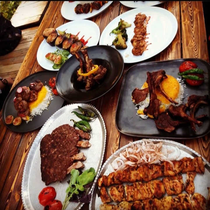 غذا آماده و فست فود صادقی