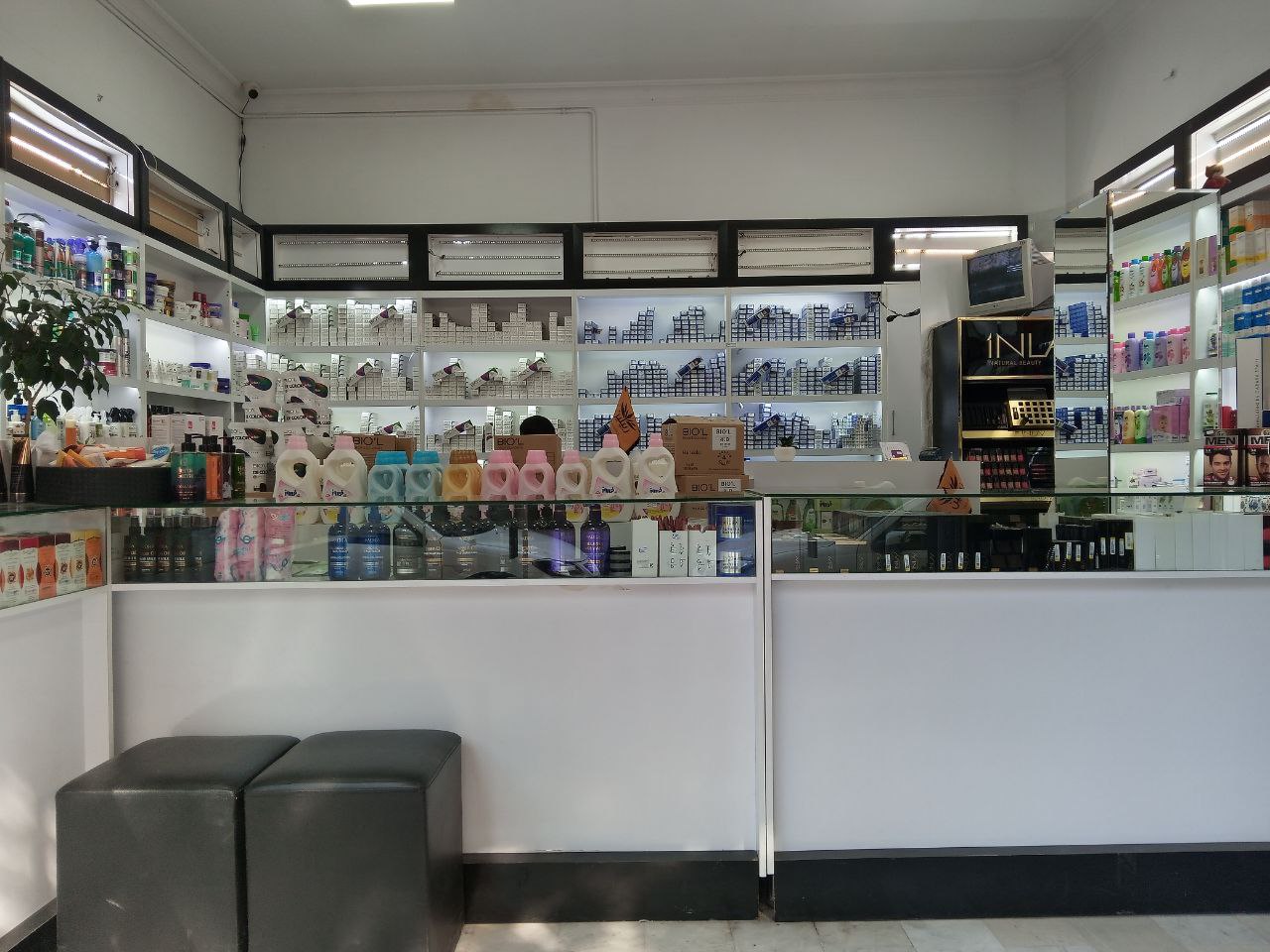 فروشگاه تخصصی پوست و مو و عطر زیپلین
