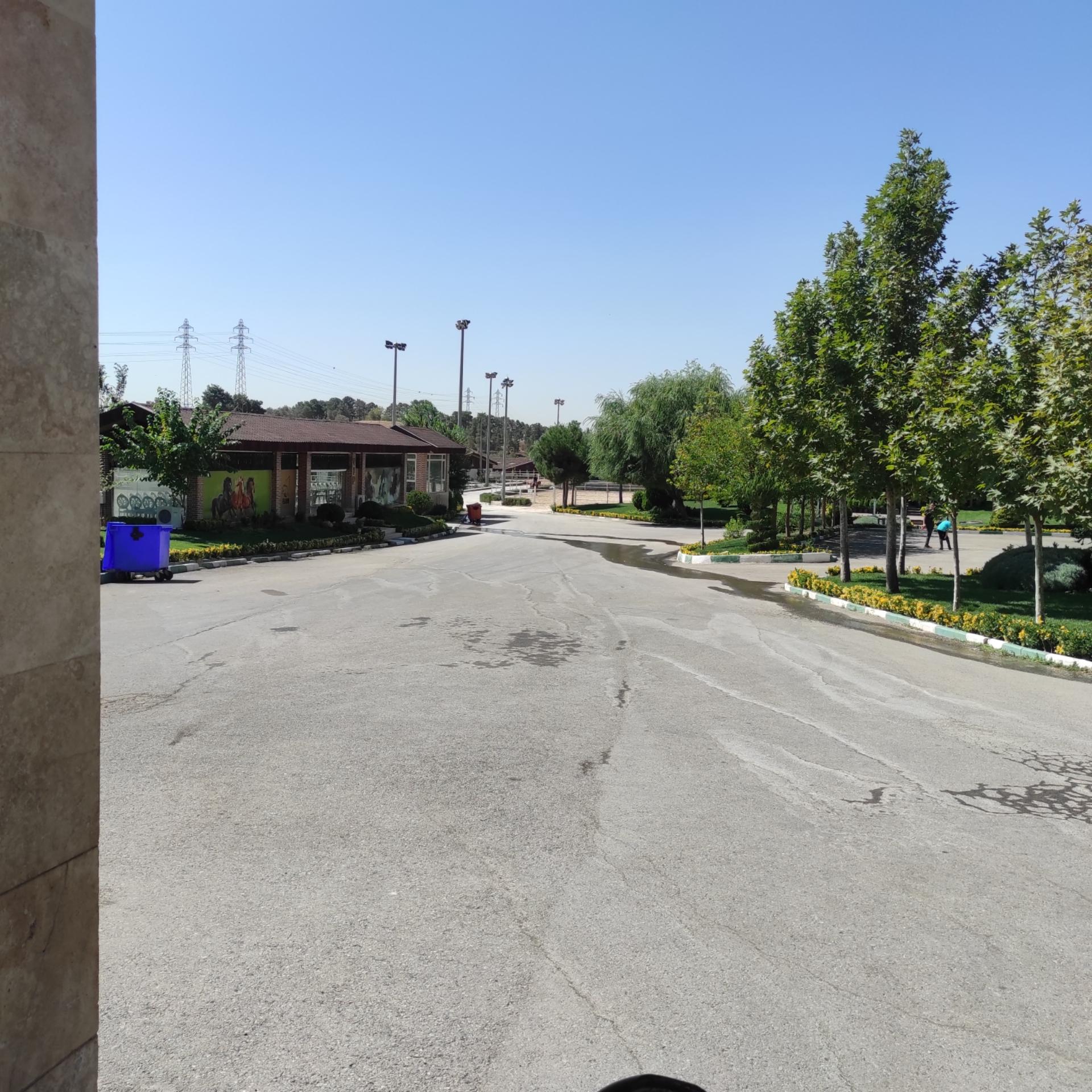 مجموعه ورزشی ایران خودرو