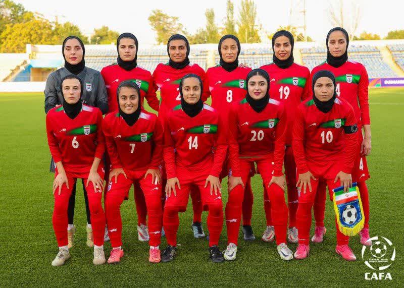 مدرسه فوتبال دختران شاهین سرخ کلاک